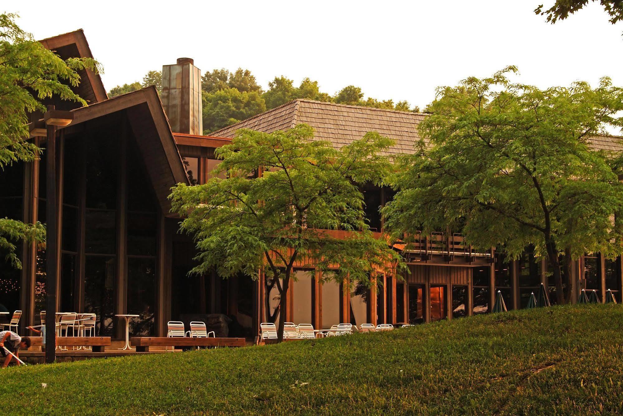 Mohican Lodge And Conference Center Perrysville Eksteriør bilde