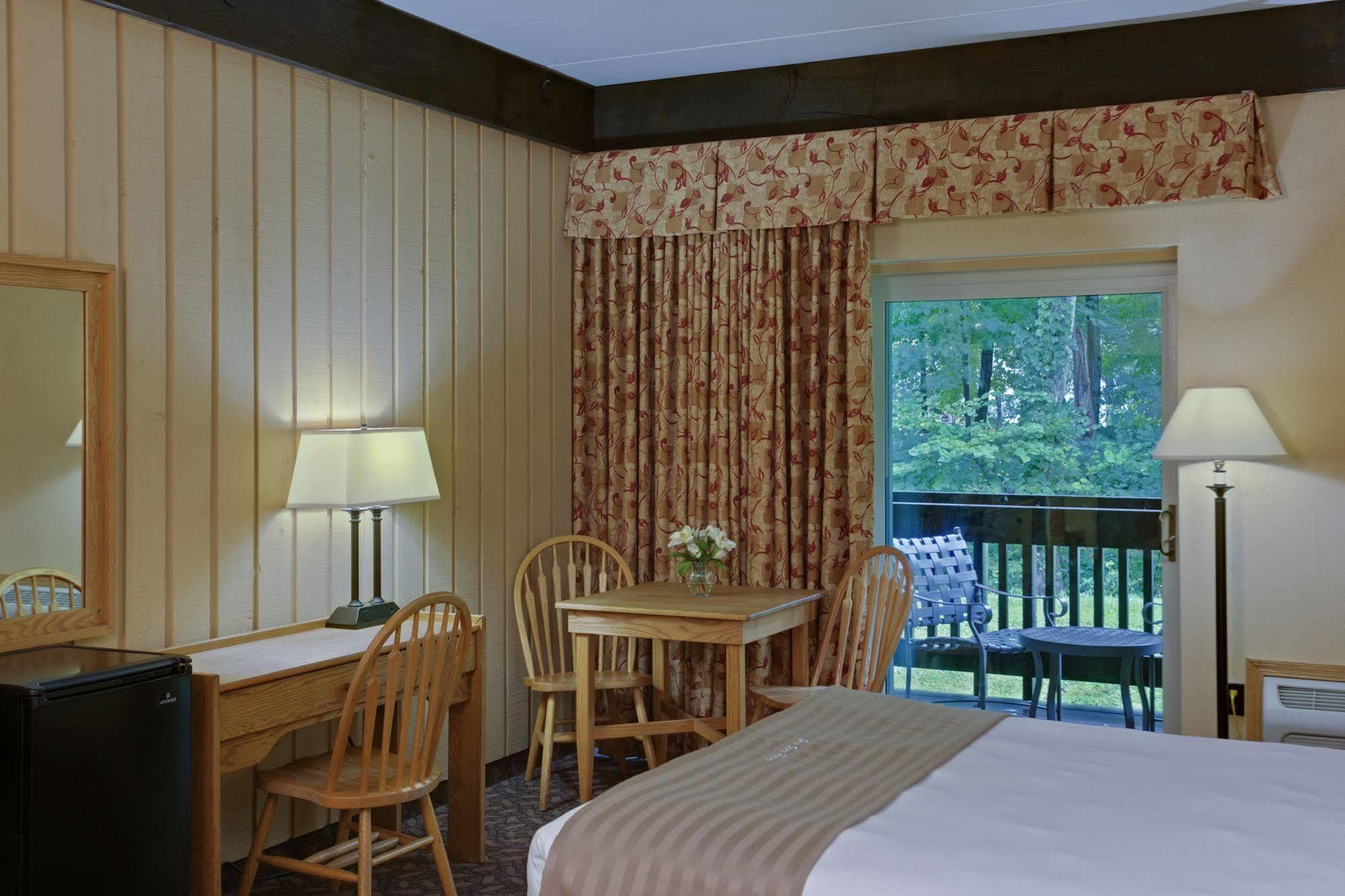 Mohican Lodge And Conference Center Perrysville Eksteriør bilde