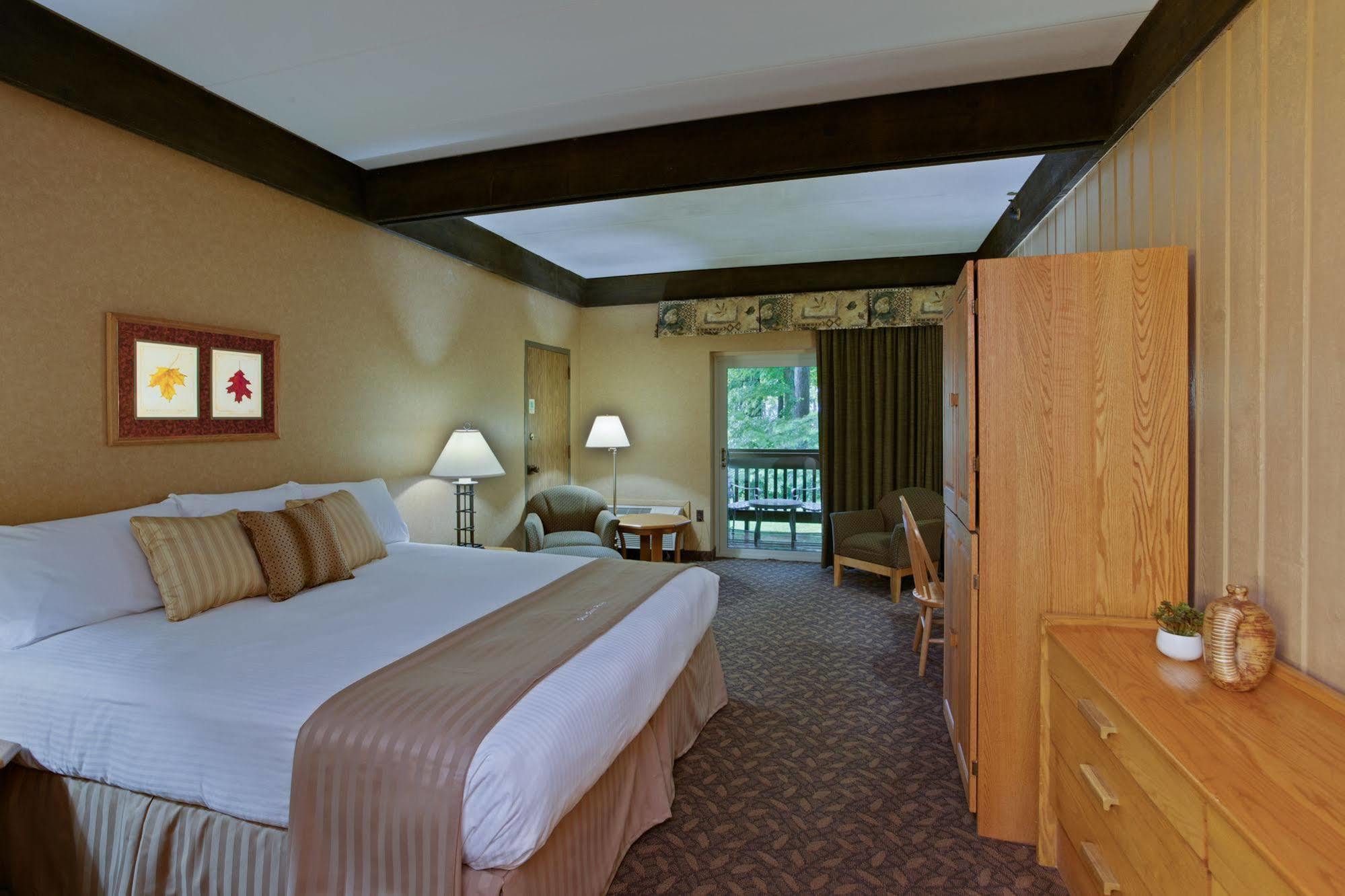Mohican Lodge And Conference Center Perrysville Eksteriør bilde